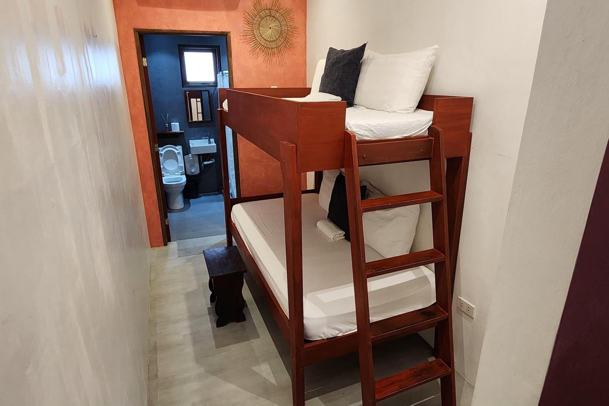 Sirom Beach House Tambobong 외부 사진